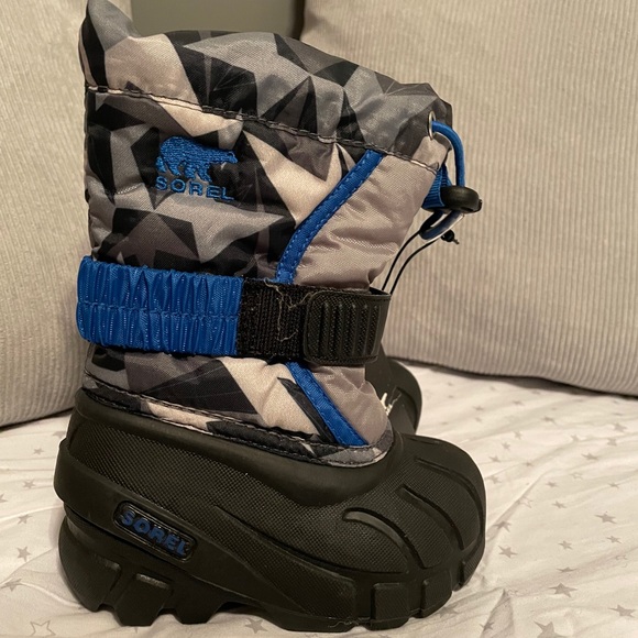 Kid’s Sorel Winter Boots - Picture 2 of 5